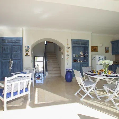“enjoy The Holiday While Staying In This Villa” 71 빌라