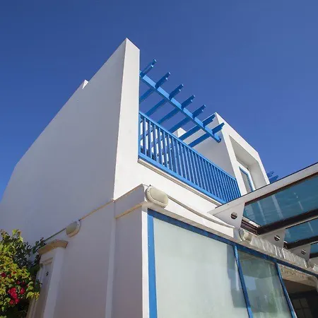 “enjoy The Holiday While Staying In This Villa” 71 Villa *